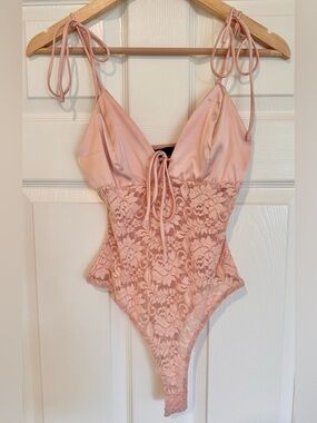 Lulus Pink Lace Satin Bodysuit Small Tie Strap Corset Style Thong Romantic